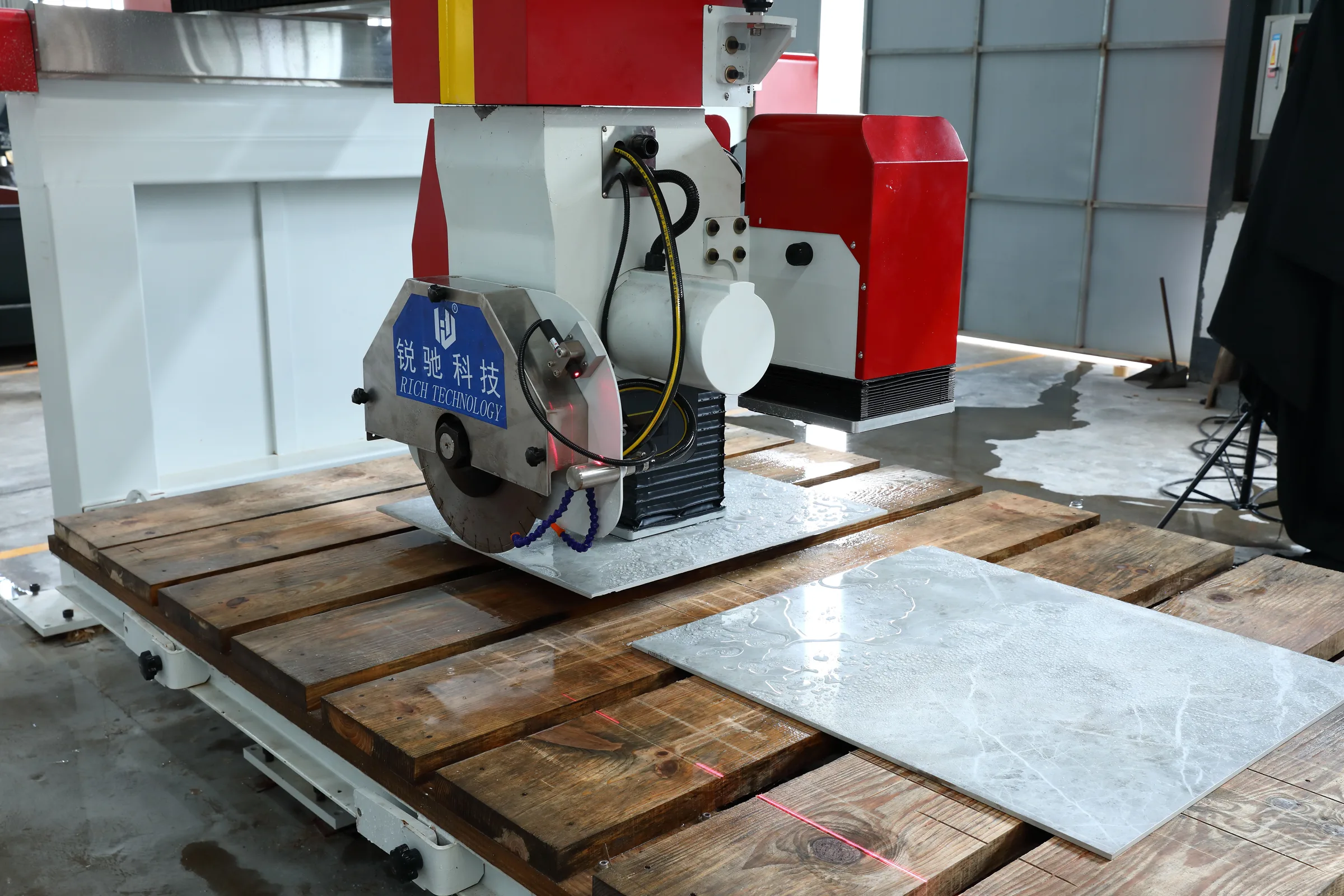 Suction-cup plate handling