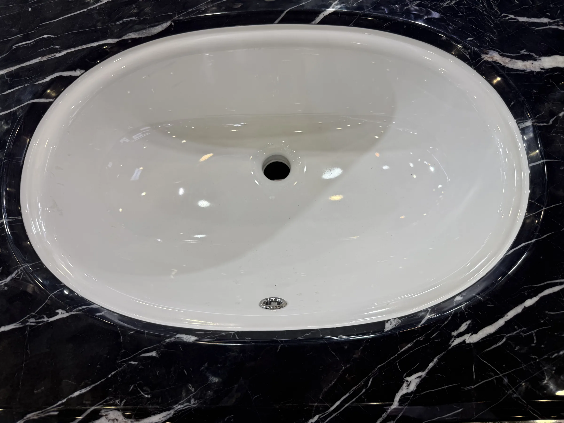 Marble: oval basin cut-out